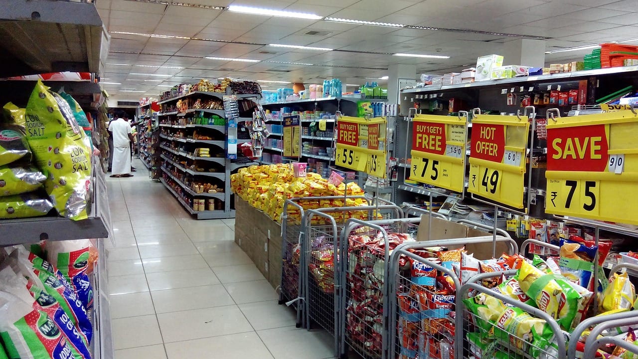 U.S. shoppers comparing retail prices