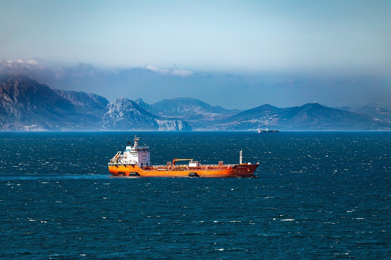 oil tanker strait of hormuz
